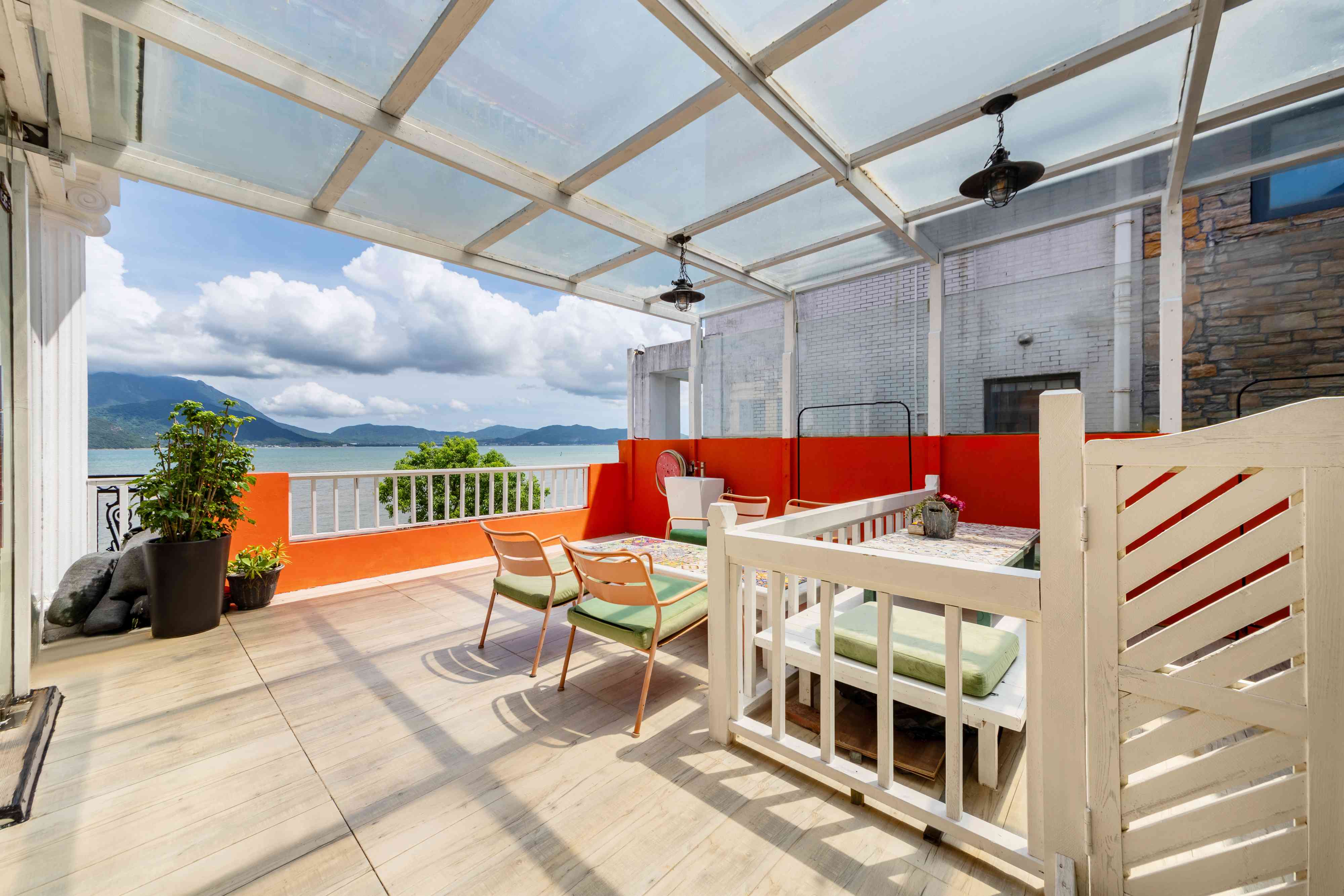 深圳较场尾首排一线海景10房15床独栋民宿