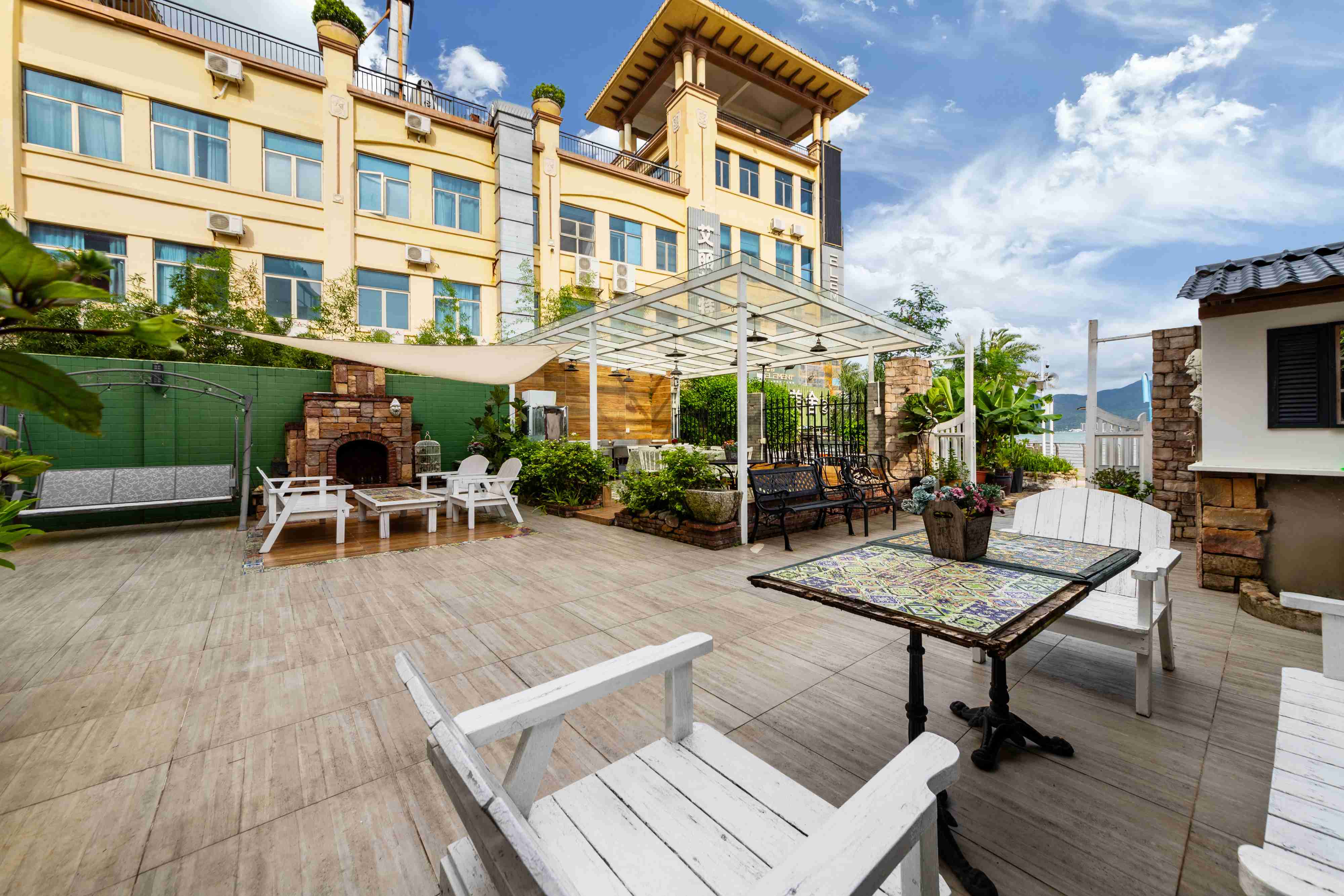 深圳较场尾首排一线海景10房15床独栋民宿