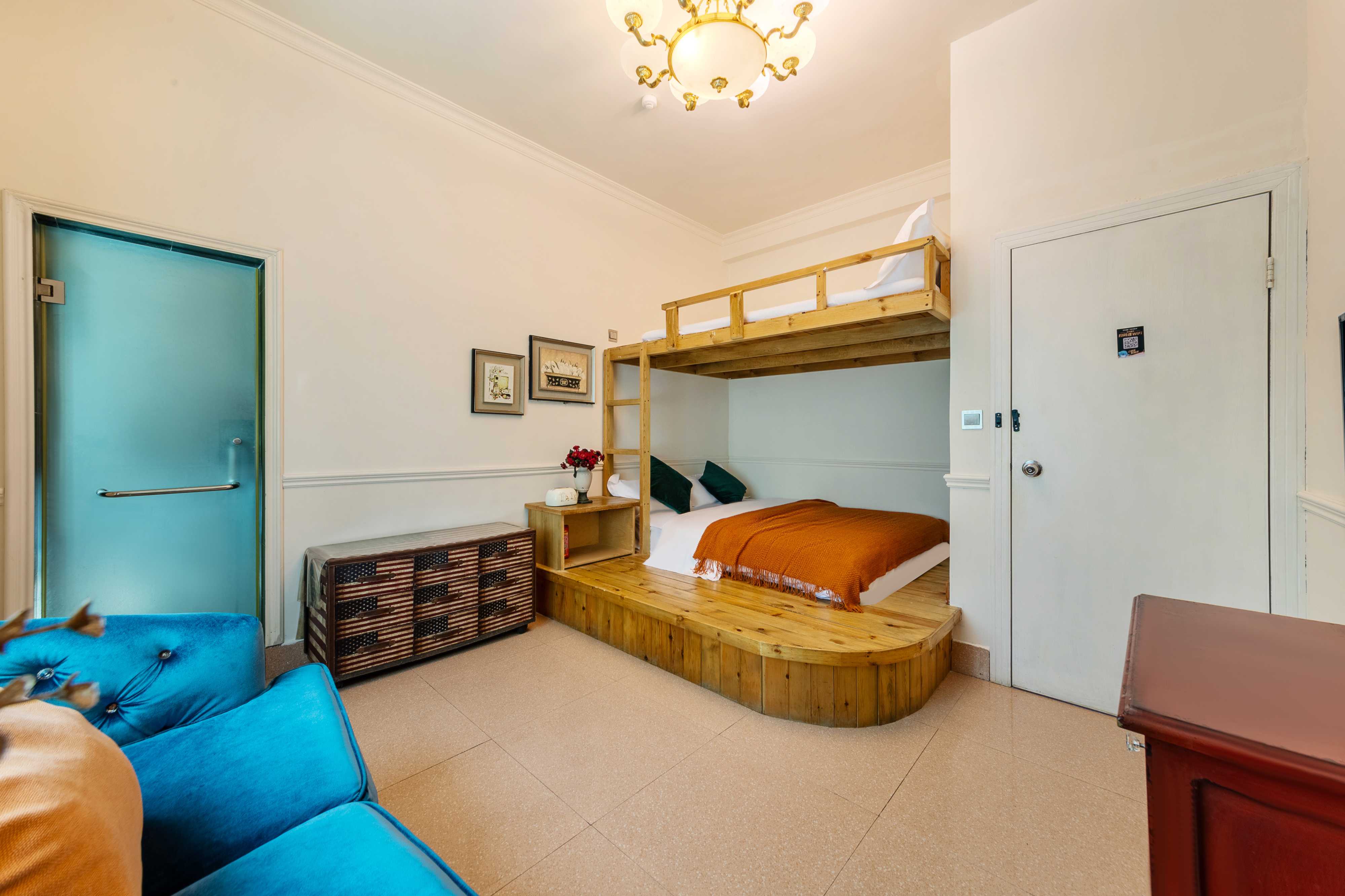 深圳较场尾首排一线海景10房15床独栋民宿