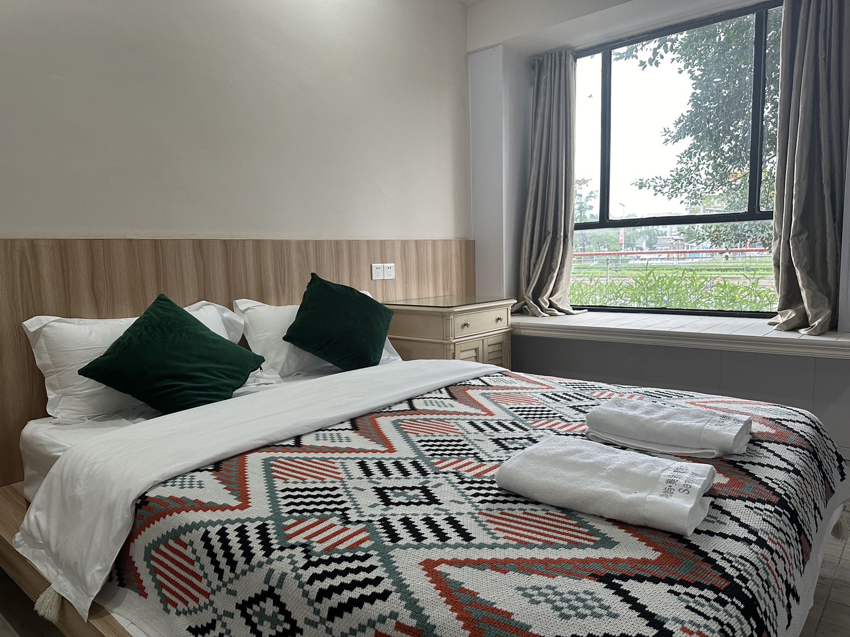 深圳较场尾首排一线海景10房15床独栋民宿