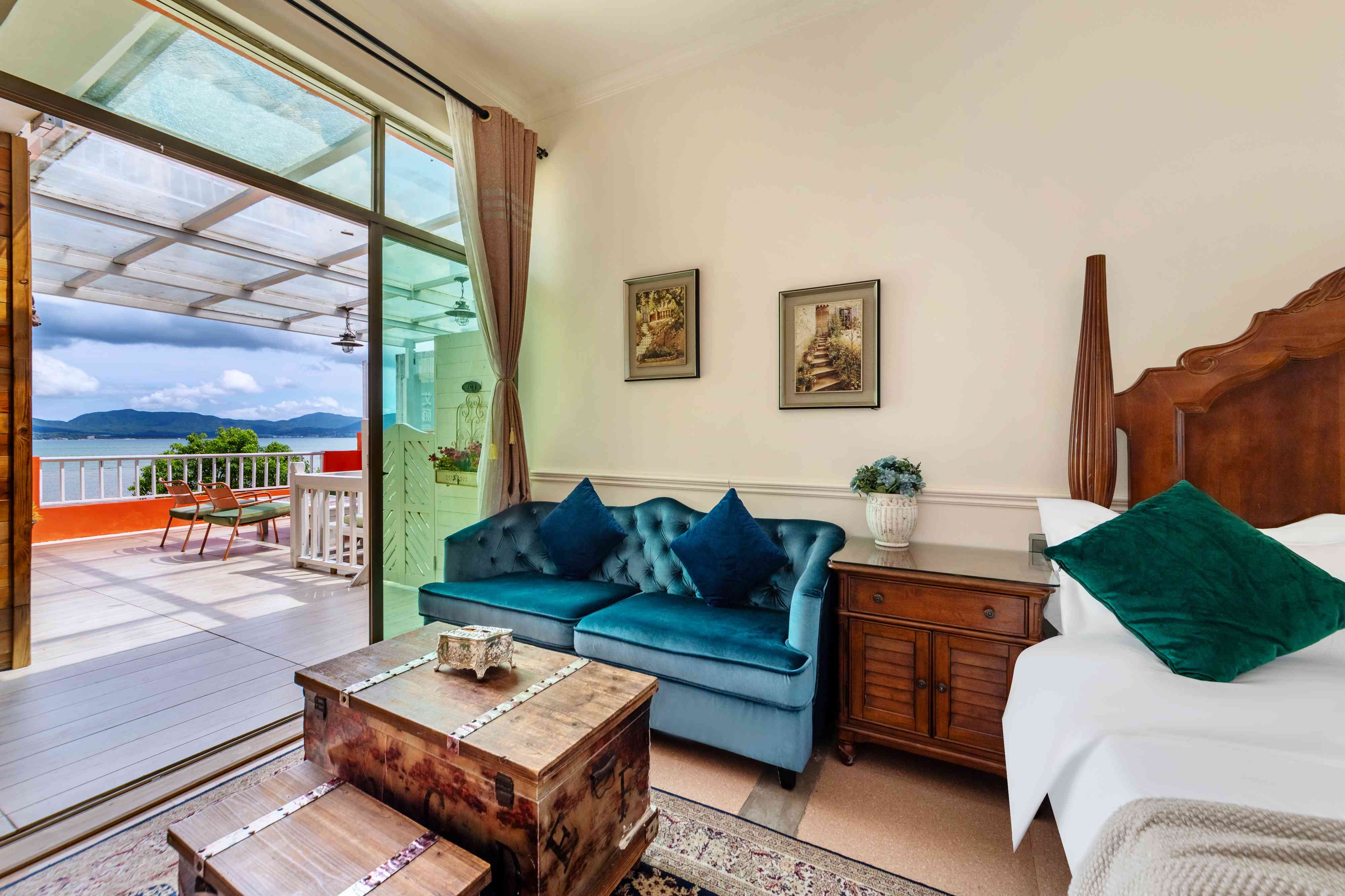 深圳较场尾首排一线海景10房15床独栋民宿