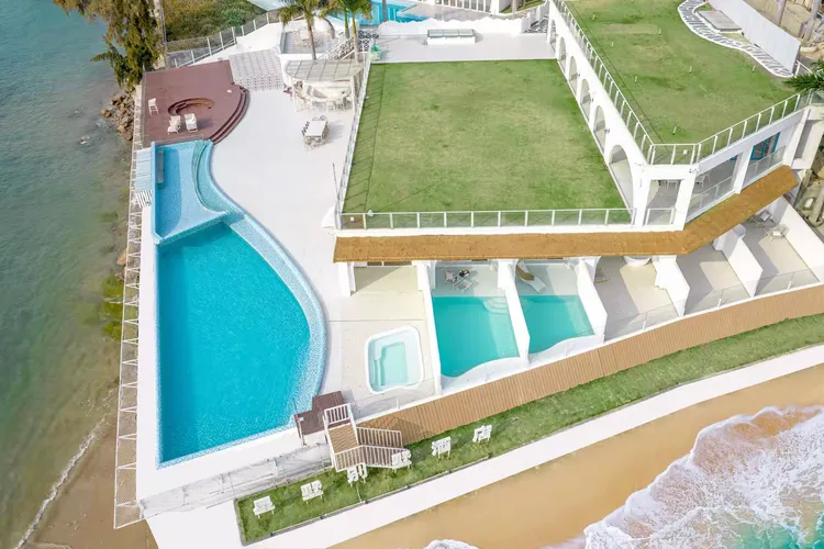 惠州巽寮湾【凤池岛】·斯托里亚9房12床泳池别墅一线海景