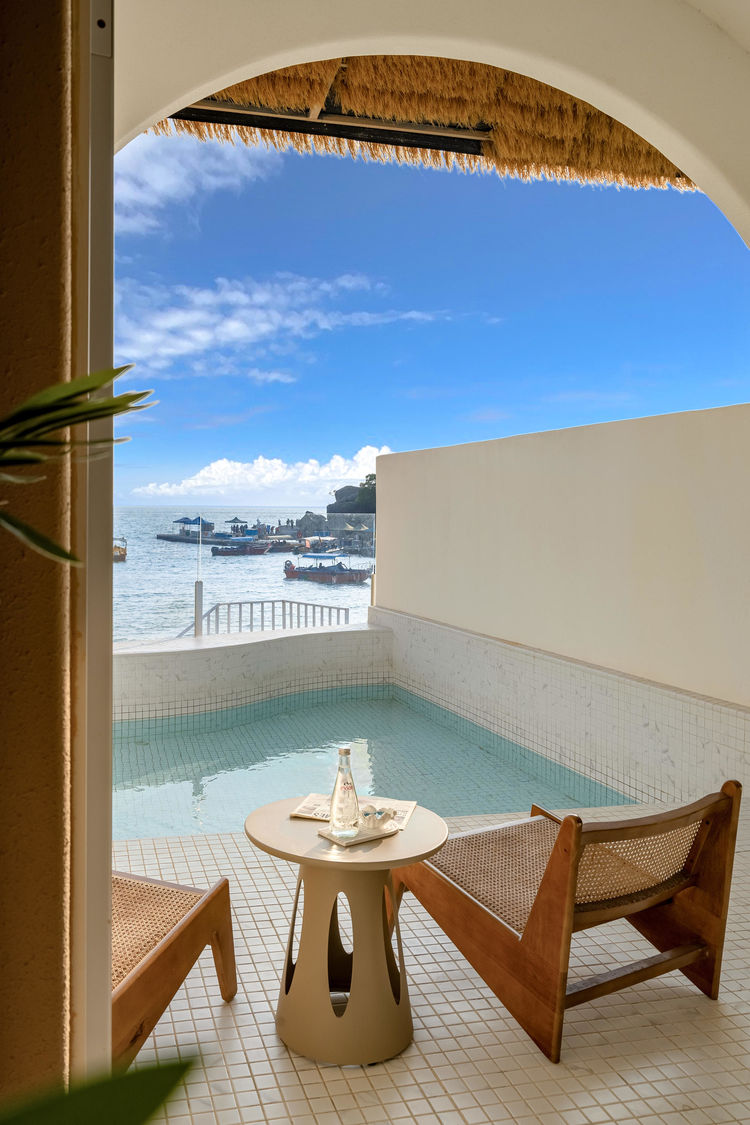 惠州巽寮湾【凤池岛】·斯托里亚9房12床泳池别墅一线海景