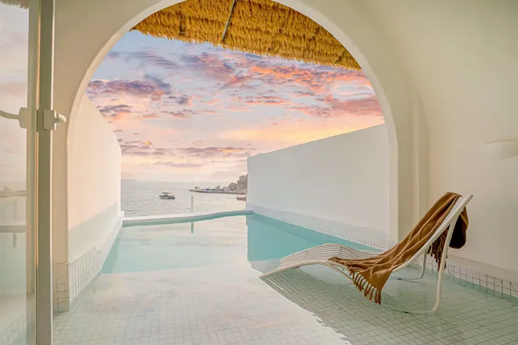 惠州巽寮湾【凤池岛】·斯托里亚9房12床泳池别墅一线海景