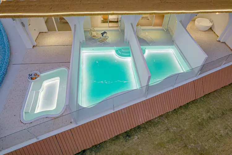 惠州巽寮湾【凤池岛】·斯托里亚9房12床泳池别墅一线海景